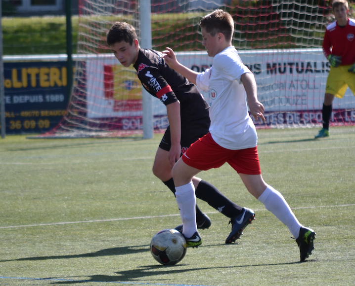 Jeunes à 11. Les U17 B et C continuent sur leur lancée alors que les U17 A sont freinés par Segré