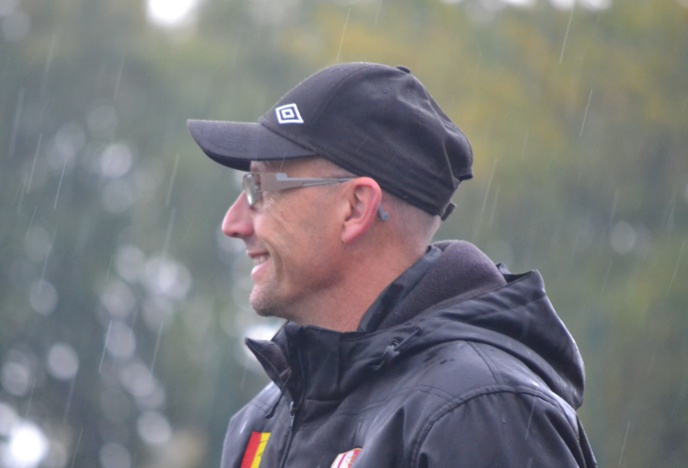 Notre arbitre sous la pluie avec nos U14