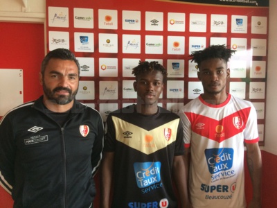 Junior (au centre) et Josué poteront les couleurs du Sporting Junior (au centre) et Josué poteront les couleurs du Sporting