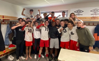 Les U16 R2 victorieux du Sablé FC.