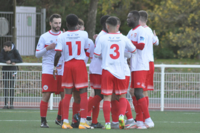 Savoir se féliciter d'avoir marquer, tous ensemble ! Savoir se féliciter d'avoir marquer, tous ensemble !