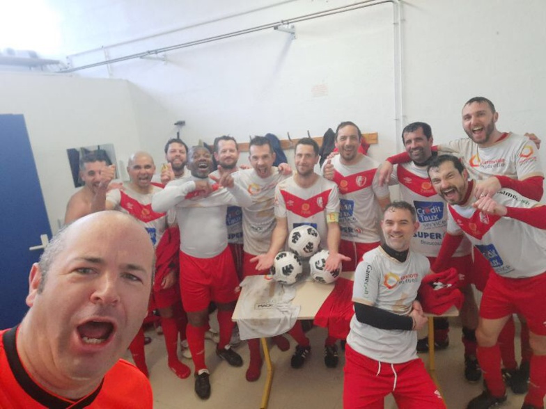 La Dalle Angevine pour la R1 ! Les séniors F victorieuses, la D4 reprend la première place !