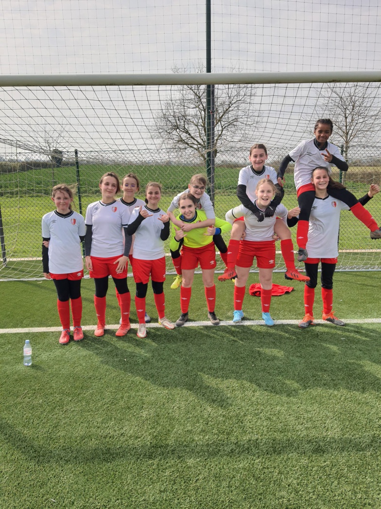 La R1 enchaîne à domicile, la réserve (R3) retrouve le succès et les U13 F reçu 3/3 en Challenge de l'Anjou !