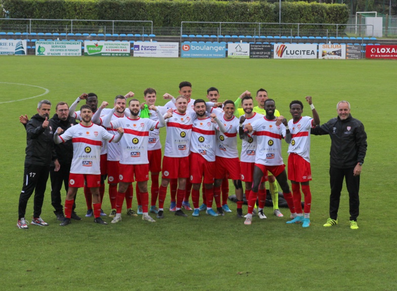 R1 séniors une victoire importante à Saint Nazaire, la réserve s'impose sur le fil, la C et les séniors F ont vu grand ! R1 séniors une victoire importante à Saint Nazaire, la réserve s'impose sur le fil, la C et les séniors F ont vu grand !