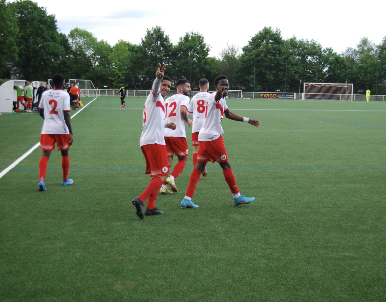 Un samedi magique, la R1 rêve toujours de la N3, les U13 A premier de leur groupe. Un dimanche en demi-teinte !