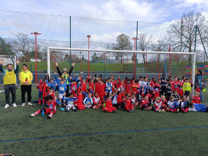 La National 3 y croit, la D3 avance, succès garantis pour nos U14-U15A-U17 et U19 ! La National 3 y croit, la D3 avance, succès garantis pour nos U14-U15A-U17 et U19 !