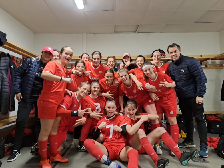 Les séniors féminines championnes de D1, première victoire des U16 R1, la D3 continue sur sa lancée ! Les séniors féminines championnes de D1, première victoire des U16 R1, la D3 continue sur sa lancée !