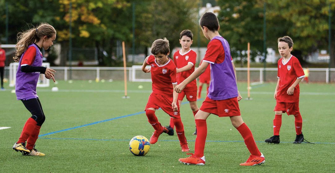 Reprise de l'Ecole de Football, la R1 démarre 2022 par une victoire. Les U15, U17 et U19 qualifiés en Coupe ! 